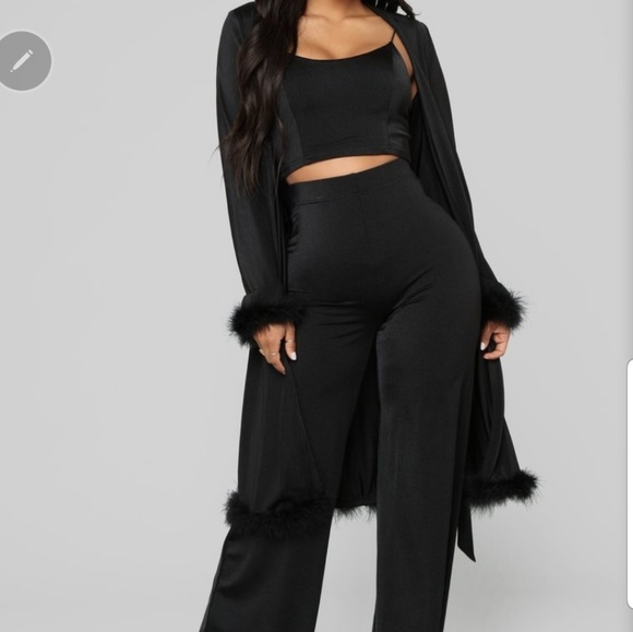 Dresses & Skirts - Exquisite Black 3 Piece Set with Faux Fur Trim